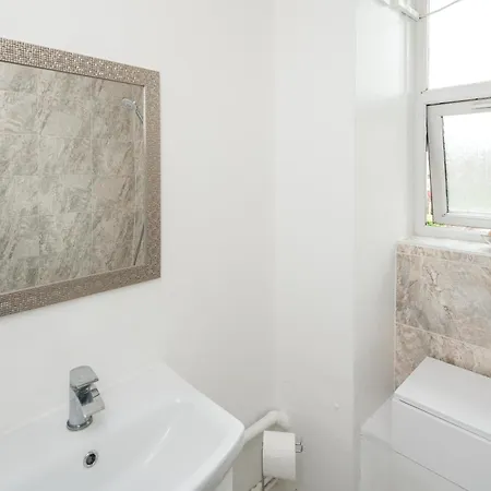 Stylish Apartment With Wifi And Easy Access To Central London Exterior foto